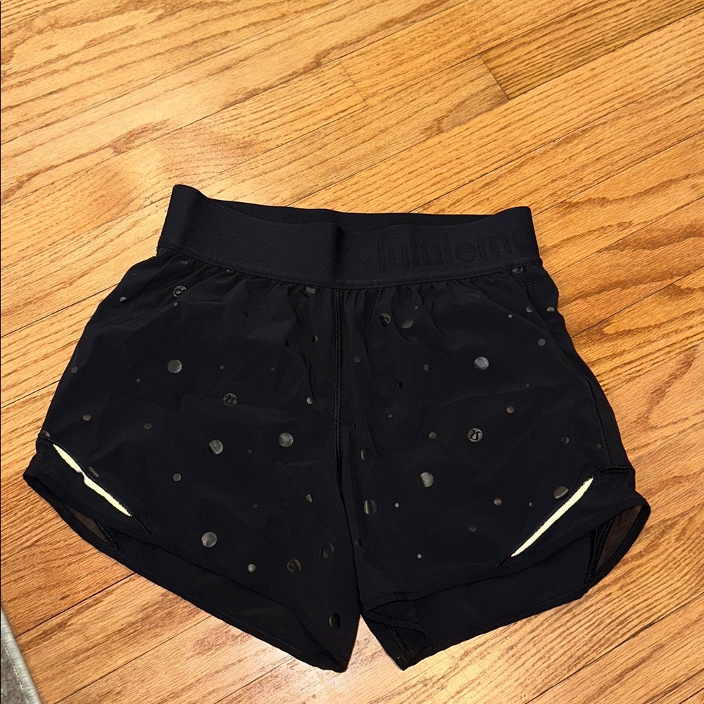 Lululemon Hotty Hot Short *Logo